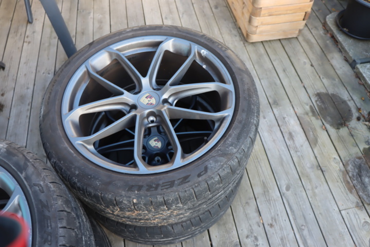 1535475-17 Tires Pirelli Porsche Cayenne - complete set