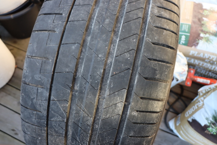 1535475-26 Tires Pirelli Porsche Cayenne - complete set