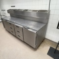 1421873-2 Rostfri kylbänk med ränna och draglådor