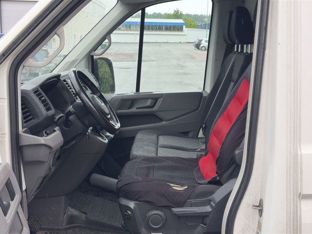1525439-17 Volkswagen Crafter 35 2.0 TDI Automatic, 177hp -2018