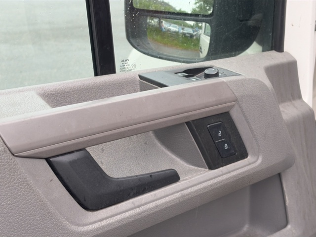 1525439-18 Volkswagen Crafter 35 2.0 TDI Automatic, 177hp -2018