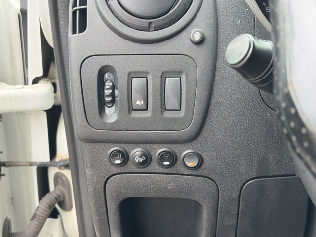 1525440-11 Renault Master Chassis Cab 3.5 T 2.3 dCi Manual, 163hp -2016 (Repair item)