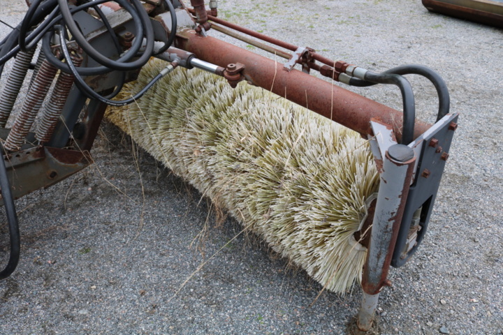 1514944-18 Sweeper roller Holms SB4L