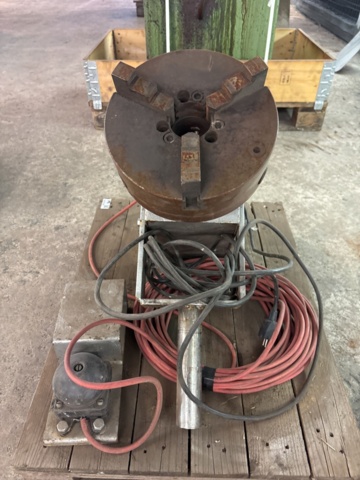 1373126-2 Rotary welding positioner with foot pedal