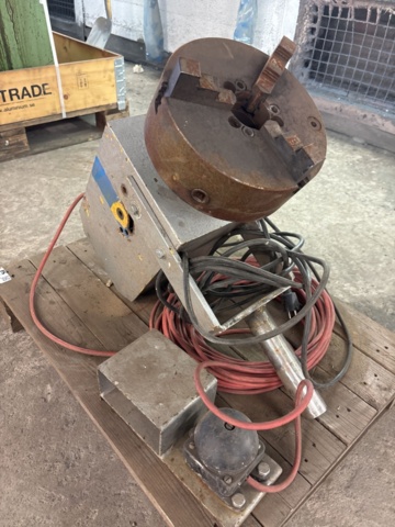 1373126-3 Rotary welding positioner with foot pedal