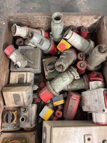 1373127-2 Collection of industrial connectors, safety switches and electrical components