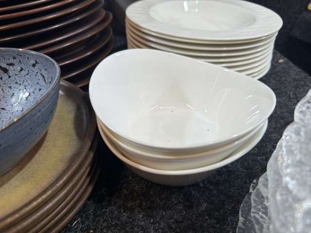1532955-3 Diverse porslin, glas, m.m.