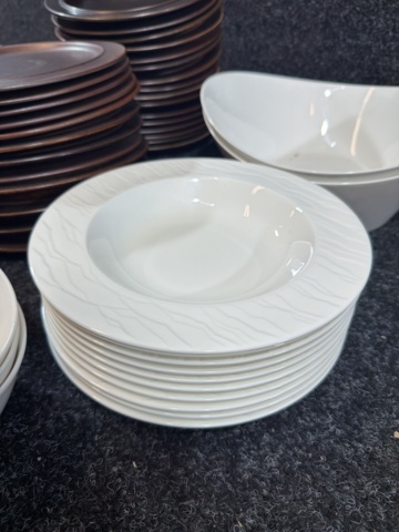 1532955-4 Diverse porslin, glas, m.m.