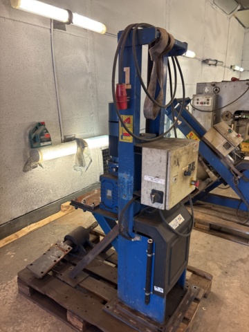1373122-10 Height-adjustable positioner with rotating function – Edmolift Pillar – 2000