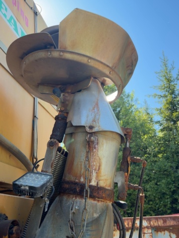 1529720-8 Saltspridare på lastväxlarram - Falköping