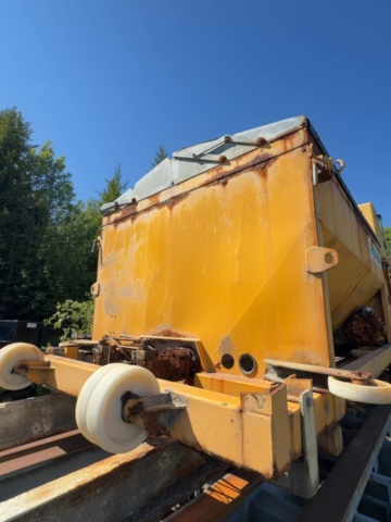 1529720-9 Saltspridare på lastväxlarram - Falköping