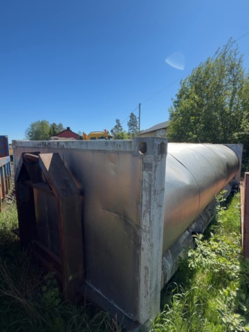 1529722-2 Vattentank på lastväxlarram i aluminium - Lerum Lättmetall