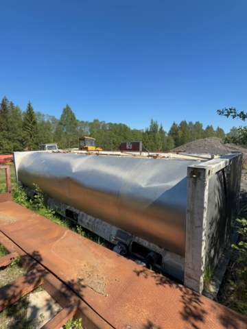 1529722-1 Vattentank på lastväxlarram i aluminium - Lerum Lättmetall