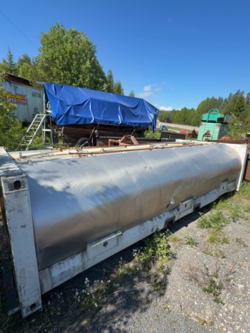 1529722-5 Vattentank på lastväxlarram i aluminium - Lerum Lättmetall