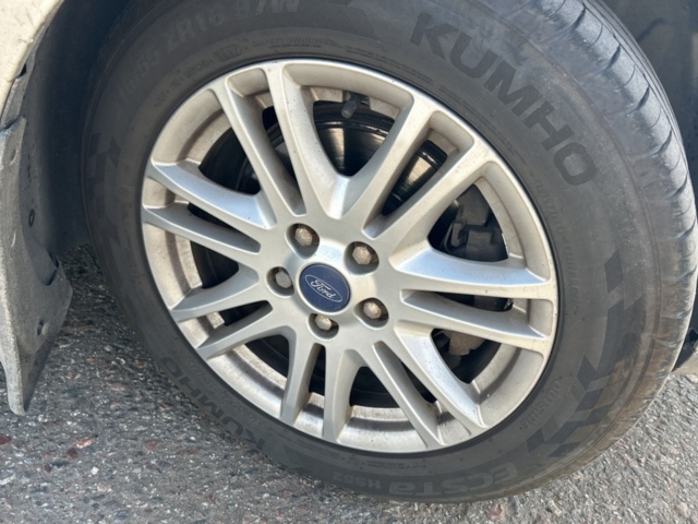 1504219-35 Ford Focus Kombi 1.6 TDCi Manuell, 115hk, 2012