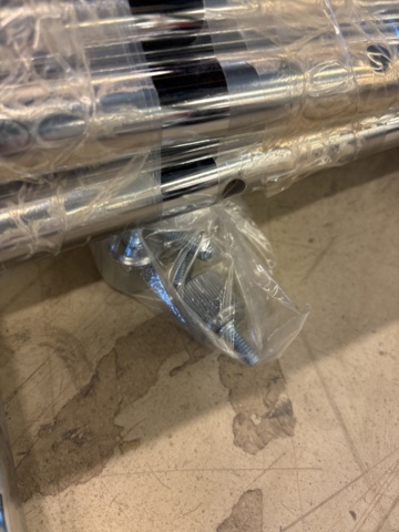 1511310-7 Klädställningar i kromad metall och på hjul x5 enheter