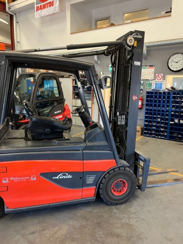 1536857-5 Linde Motviktstruck-4 hjul EL