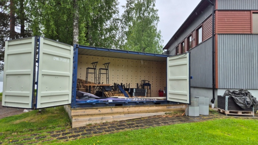 1536894-2 Retail container with fully openable front