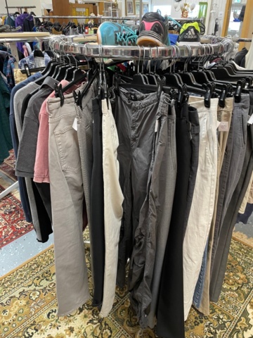 1536904-6 Clothes on clothes rack including stand