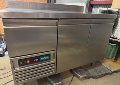 Mercatus refrigerated counter in stainless steel