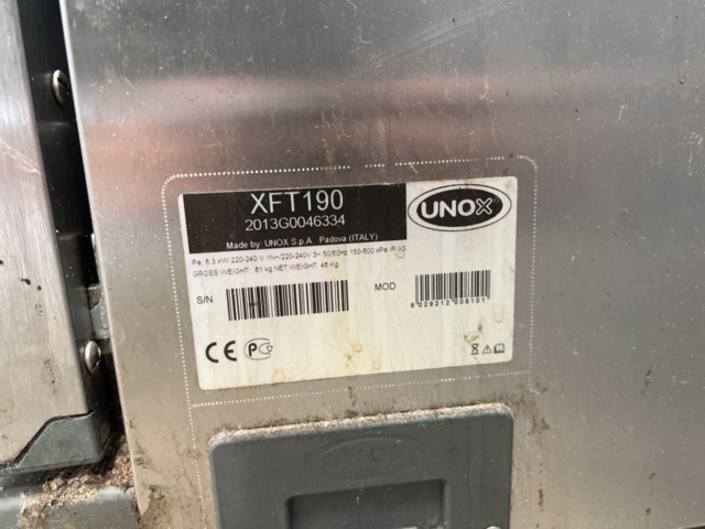 1528576-7 Ugn Unox med jässkåp XFT190 & XLT193