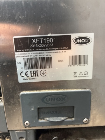 1528549-17 Ugn Unox med jässkåp XFT190 & XLT193