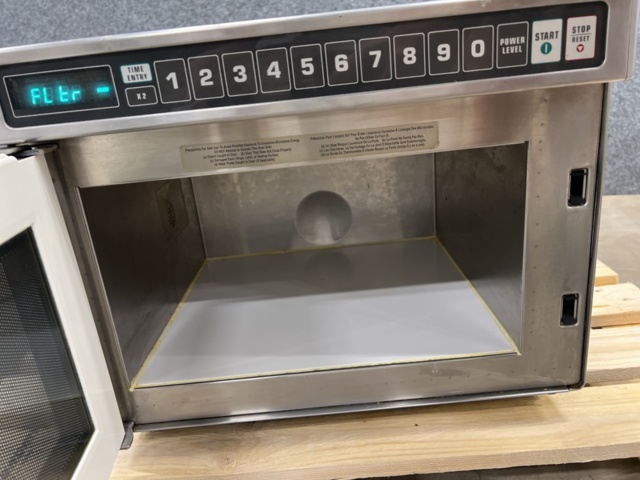 1528532-6 Mikrovågsugn Amana HDC5182