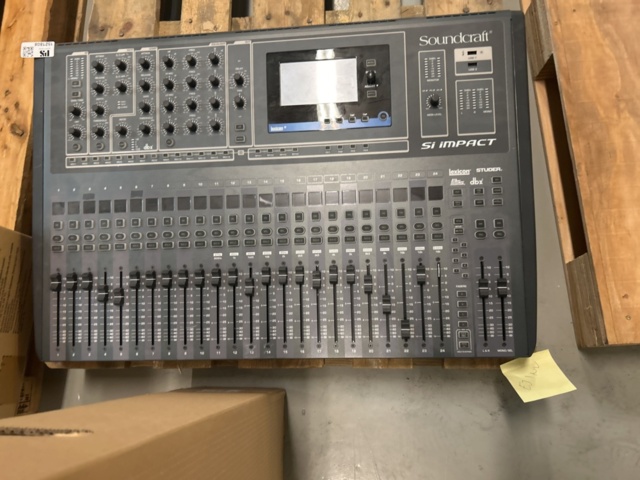 1521808-8 Digital mixing console - Soundcraft Si Impact