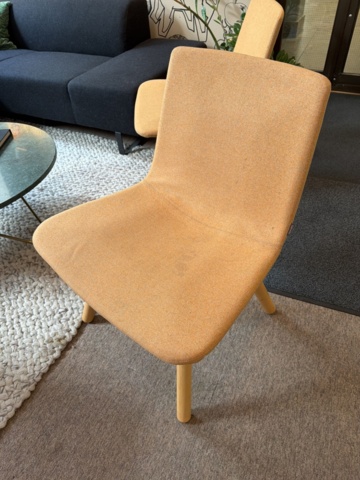 1516281-2 Stolar Gärsnäs 4 st, matta, soffa, m.m.