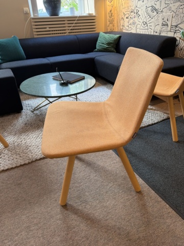 1516281-3 Stolar Gärsnäs 4 st, matta, soffa, m.m.