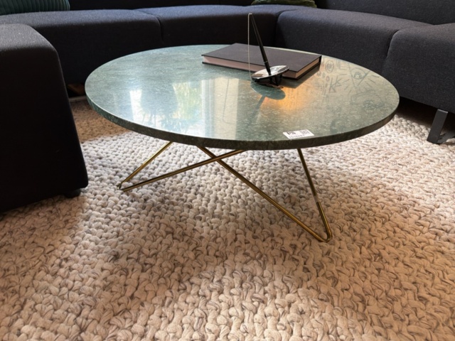 1516281-6 Stolar Gärsnäs 4 st, matta, soffa, m.m.