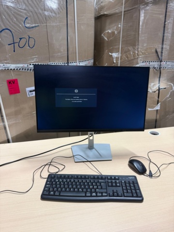 1405914-1 Dell monitor with accessories