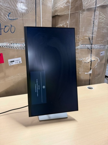 1405914-4 Dell monitor with accessories