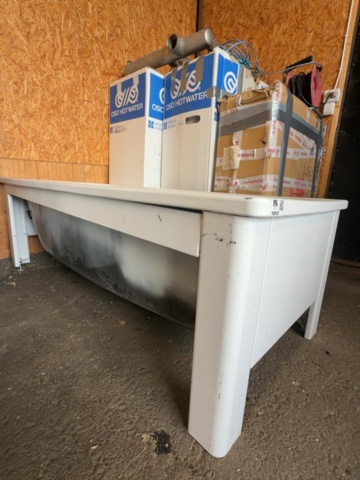 1529725-4 Badkar med benställning