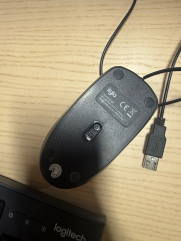 1405914-8 Dell monitor with accessories