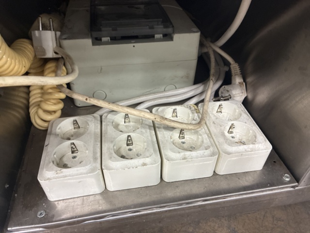 1528551-6 Korvmodul