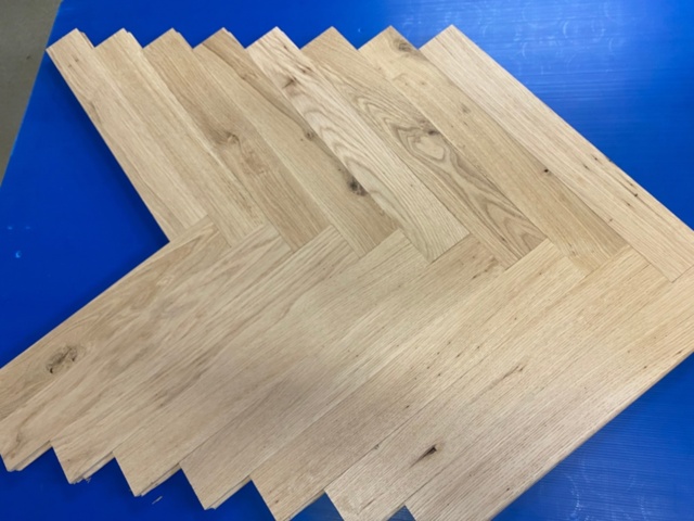 1537338-4 Solid herringbone/oak parquet 500x70x22 mm (approx. 50.40 sq m)