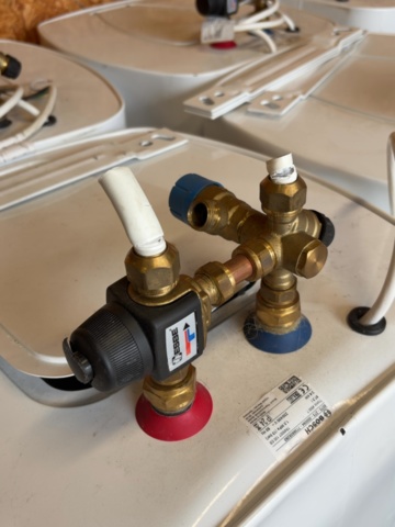 1529727-9 Samling med 9 st varmvattenberedare - Bosch Tronic 4500 T 100 EB