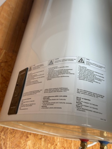 1529727-4 Samling med 9 st varmvattenberedare - Bosch Tronic 4500 T 100 EB