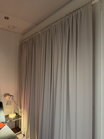 1516287-5 Vilorum - Divan, matta, lampa, m.m.
