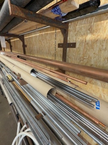 1529729-11 Samling med rör, kabelstegar och installationsmaterial