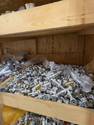 1529737-5 Diverse på hyllorna - Presskopplingar och rördelar för VVS-installation