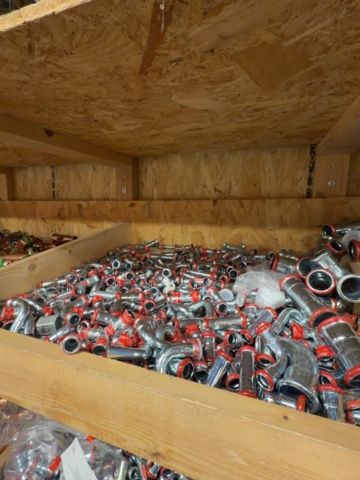 1529737-16 Diverse på hyllorna - Presskopplingar och rördelar för VVS-installation