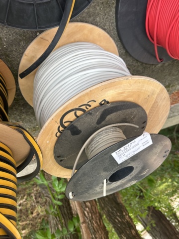 1521811-7 Kabel- och installationsmaterial med kärra