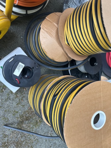 1521811-10 Kabel- och installationsmaterial med kärra