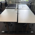 1516309-1 Kontorsplatser 4 st - Skrivbord, kontorsstolar, m.m.
