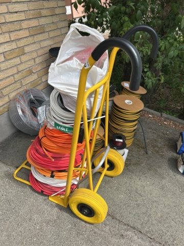 1521811-13 Kabel- och installationsmaterial med kärra