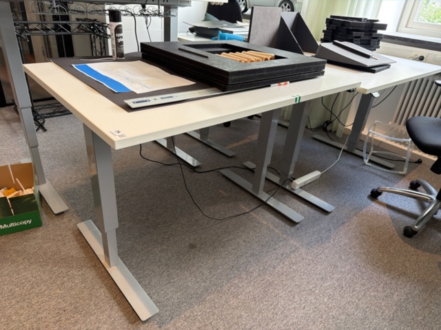 1516310-3 Kontorsplatser 2 st - Skrivbord och kontorsstolar