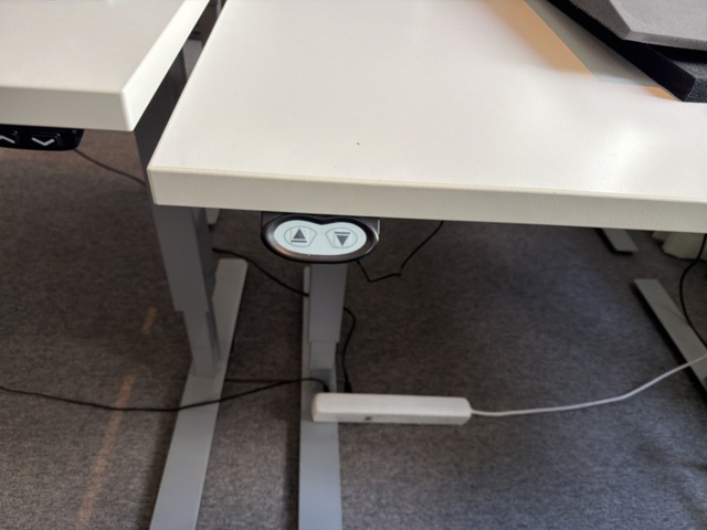 1516310-6 Kontorsplatser 2 st - Skrivbord och kontorsstolar