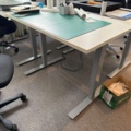 1516311-5 Kontorsplatser 2 st - Skrivbord, kontorsstolar och arkivskåp